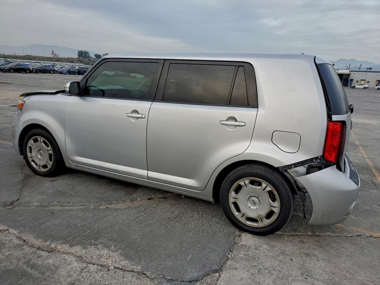 2008 TOYOTA SCION XB photo 2