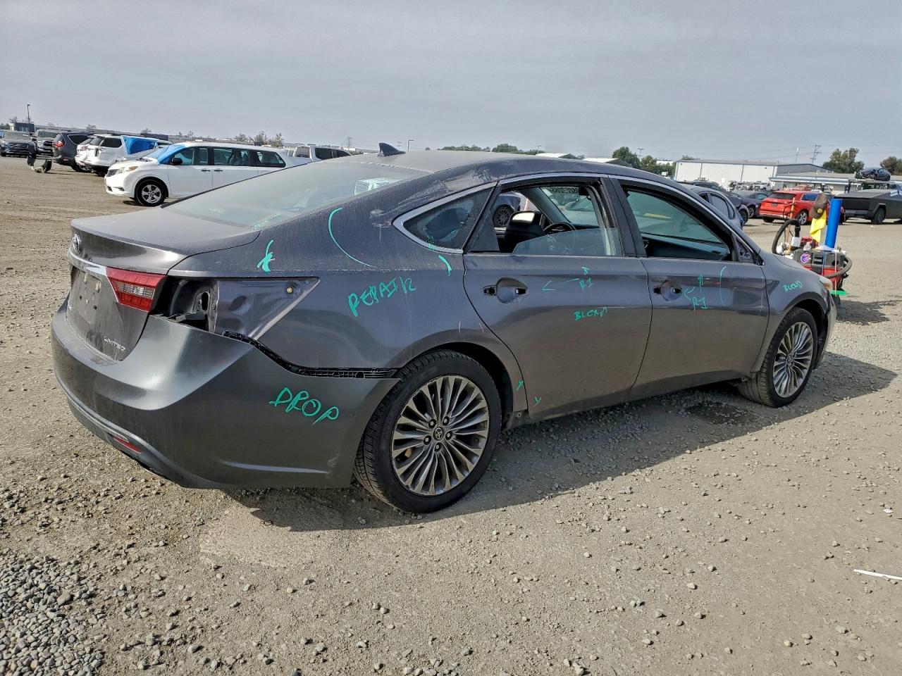 2016 TOYOTA AVALON XLE photo 3