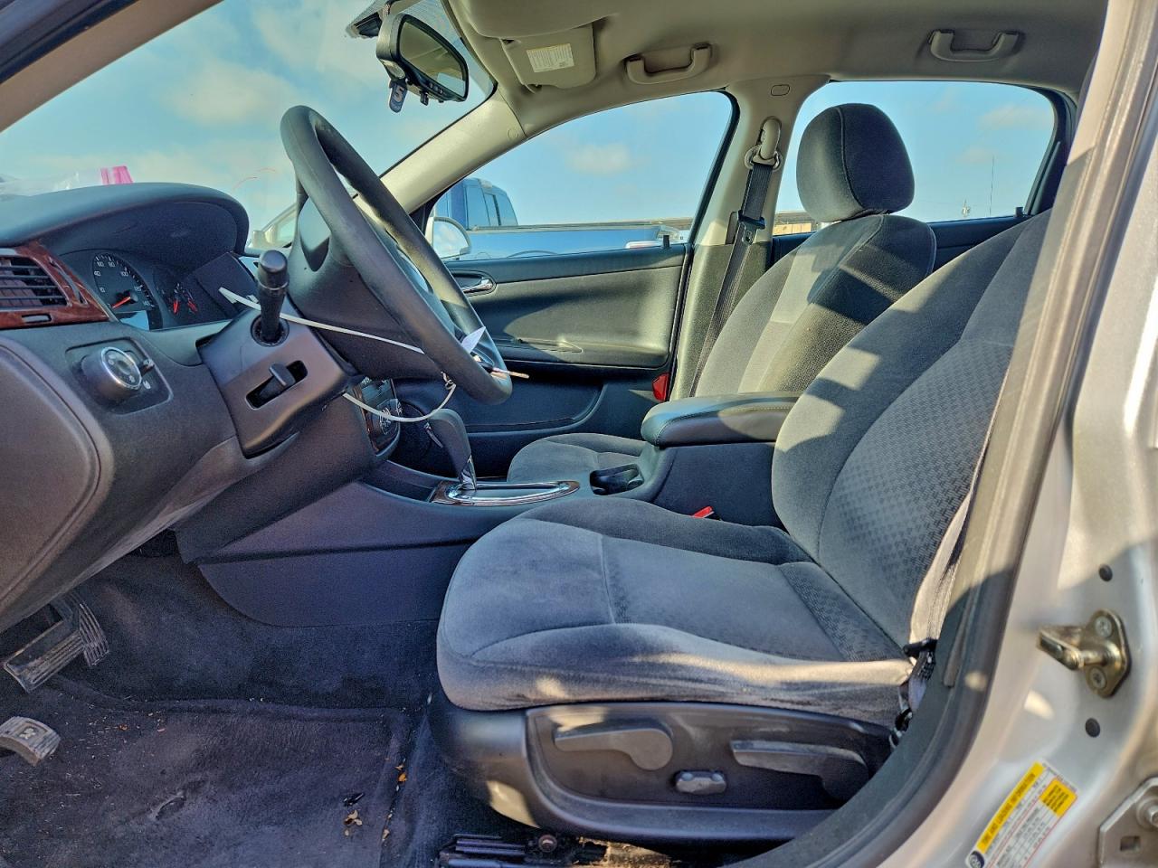 2010 CHEVROLET IMPALA LS photo 19