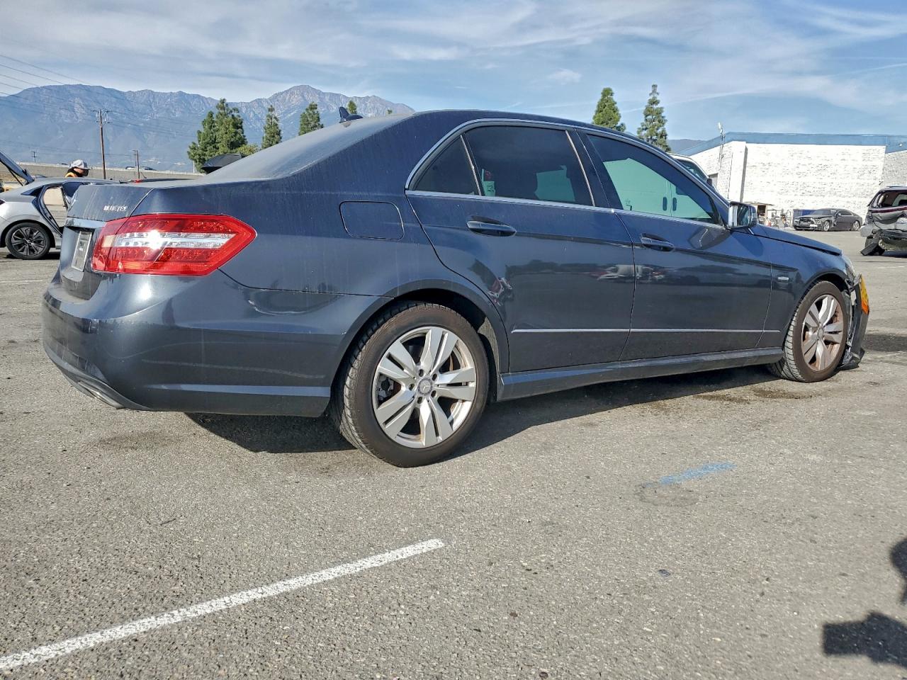 2012 MERCEDES-BENZ E 350 BLUETEC photo 3