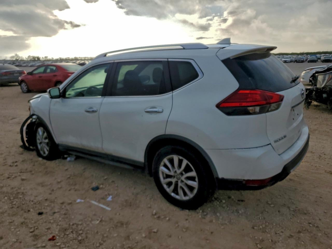 2017 NISSAN ROGUE S photo 2