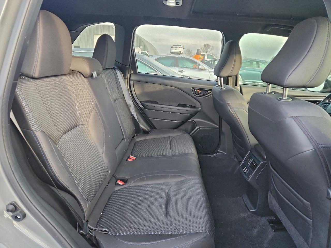2025 SUBARU FORESTER PREMIUM photo 28