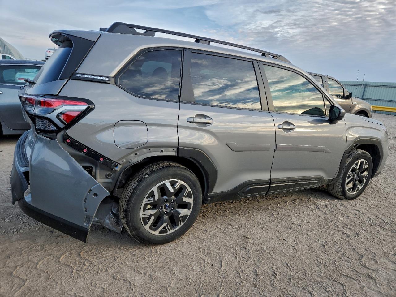 2025 SUBARU FORESTER PREMIUM photo 7