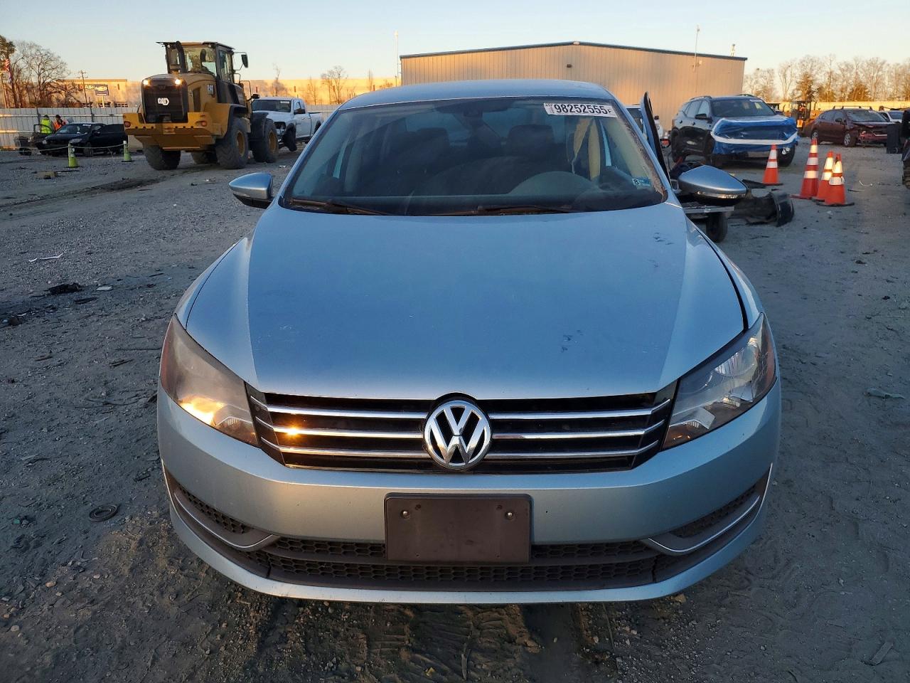 2012 VOLKSWAGEN PASSAT S photo 5