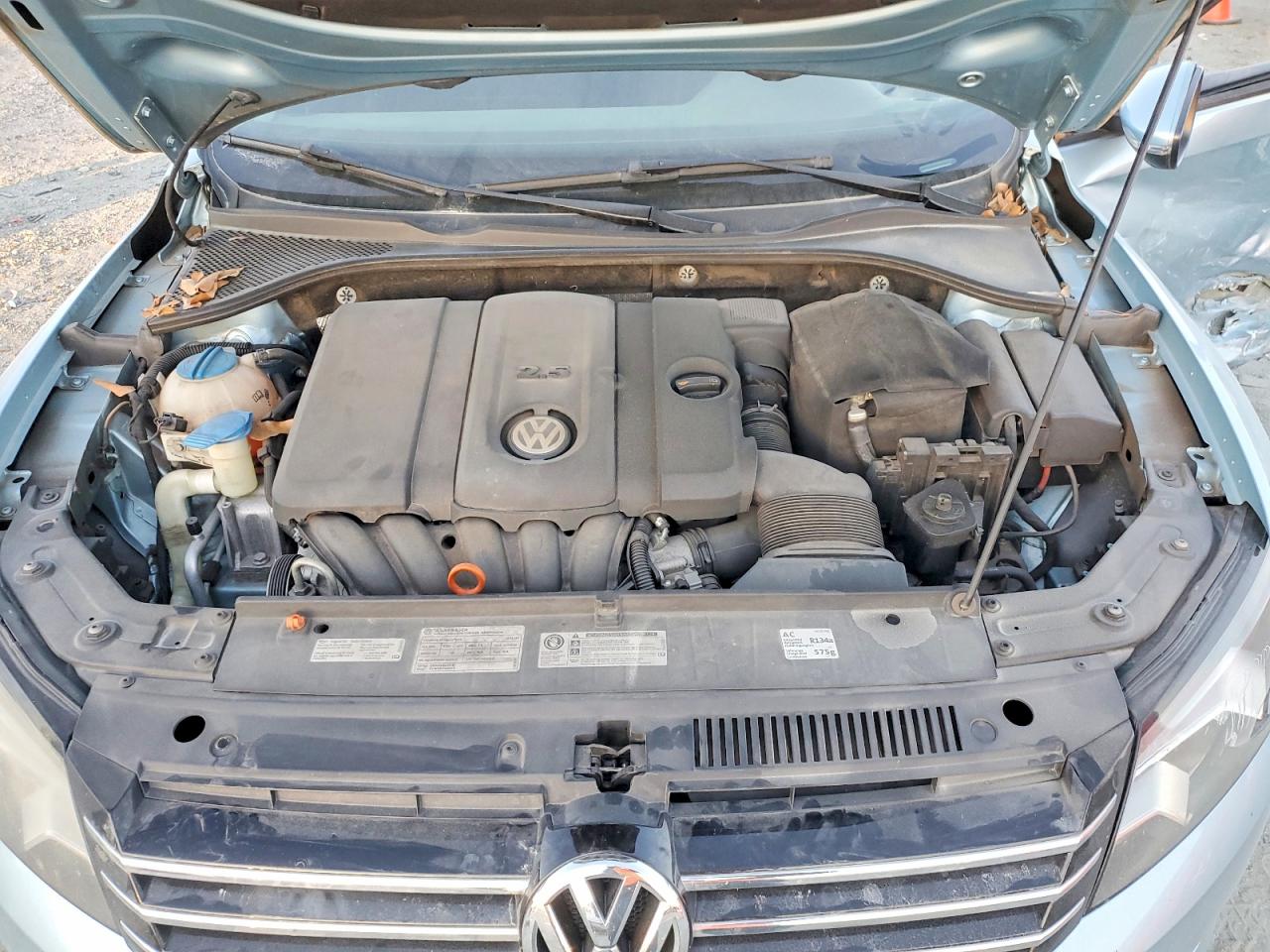 2012 VOLKSWAGEN PASSAT S photo 11