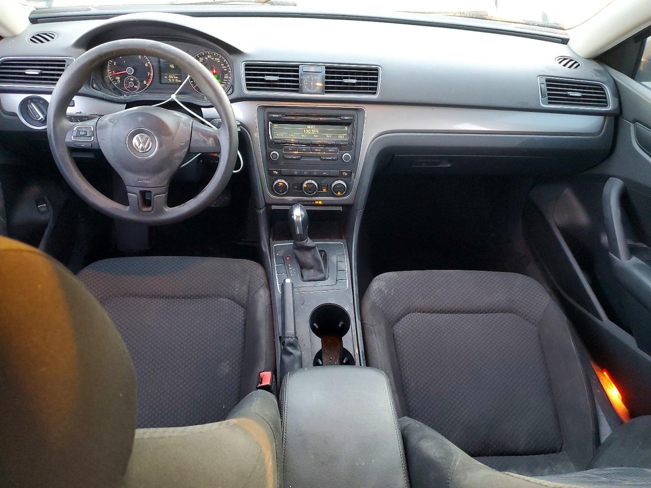 2012 VOLKSWAGEN PASSAT S photo 8