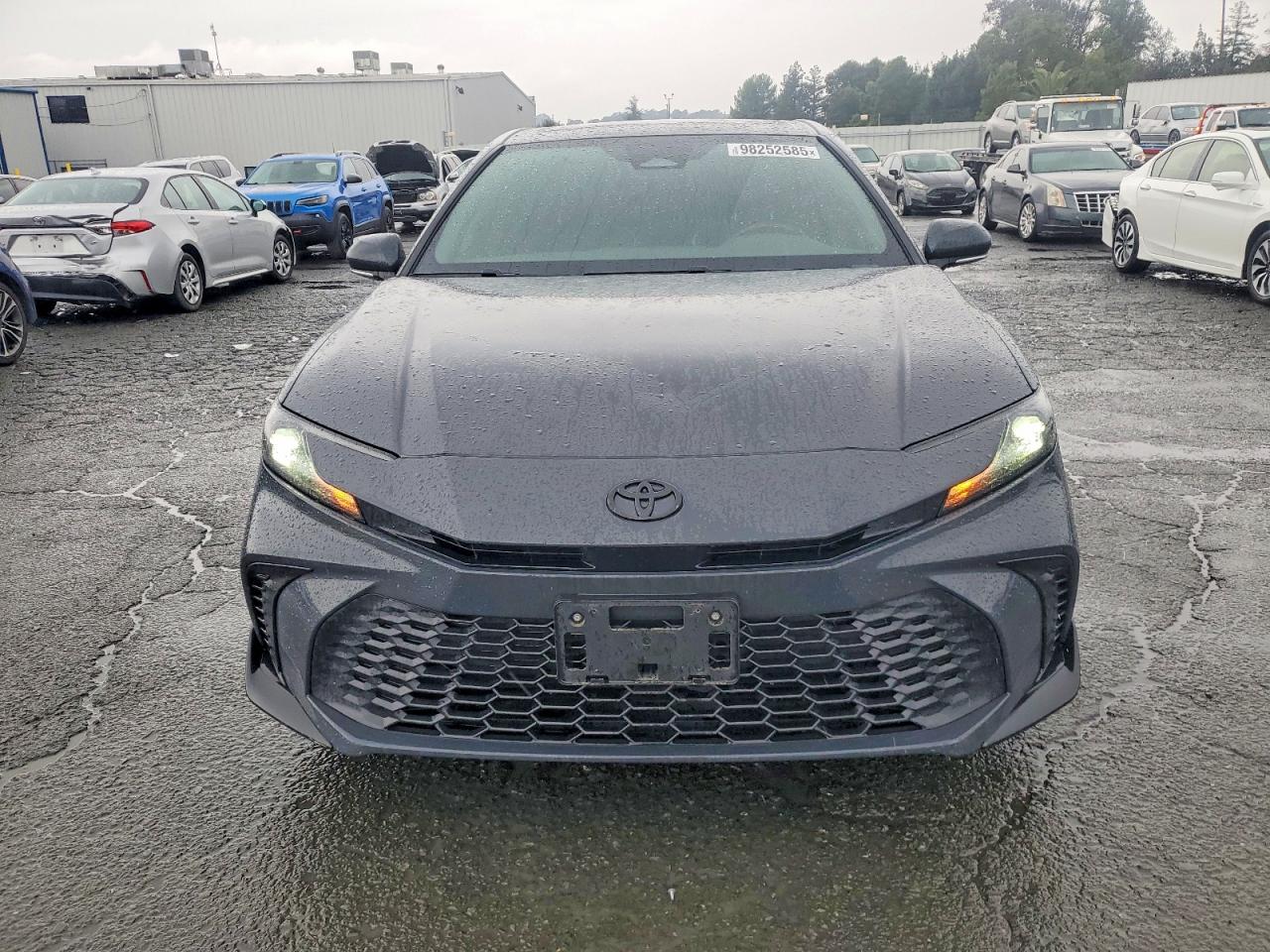 2025 TOYOTA CAMRY XSE photo 9