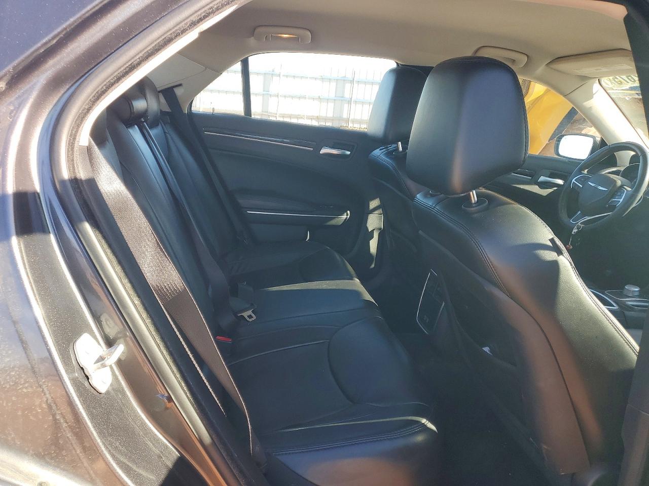 2016 CHRYSLER 300 LIMITED photo 10