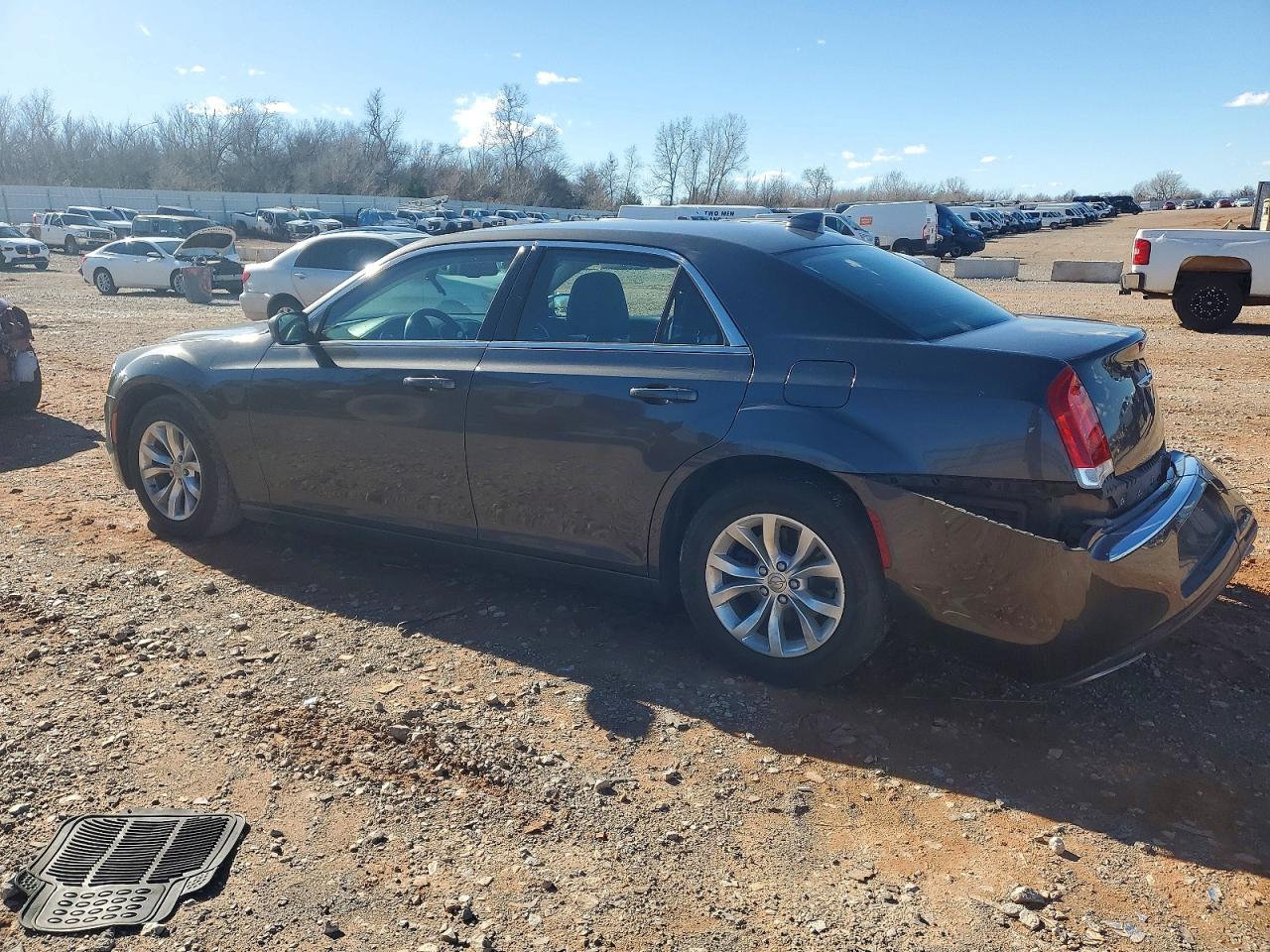 2016 CHRYSLER 300 LIMITED photo 2