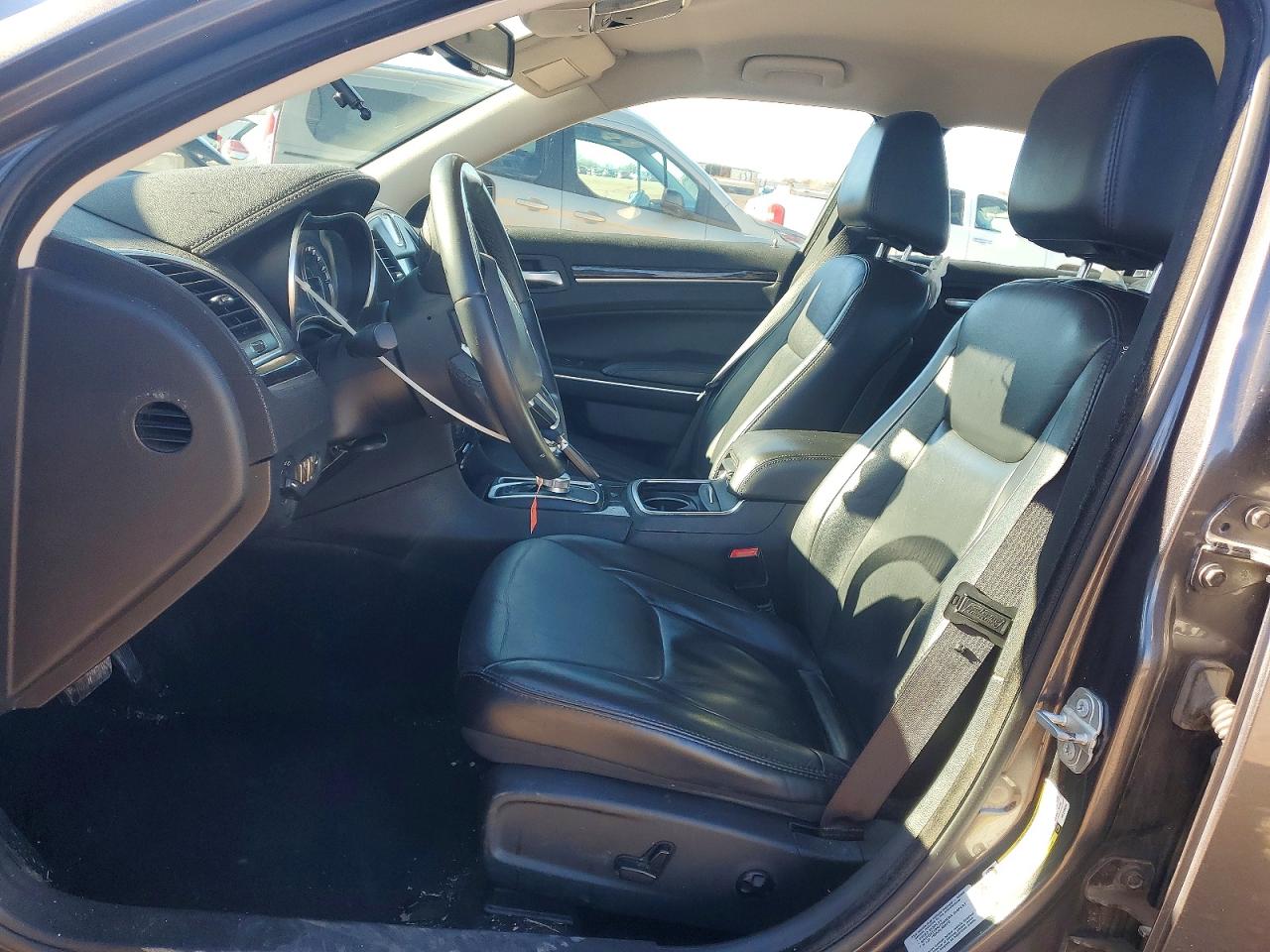 2016 CHRYSLER 300 LIMITED photo 7