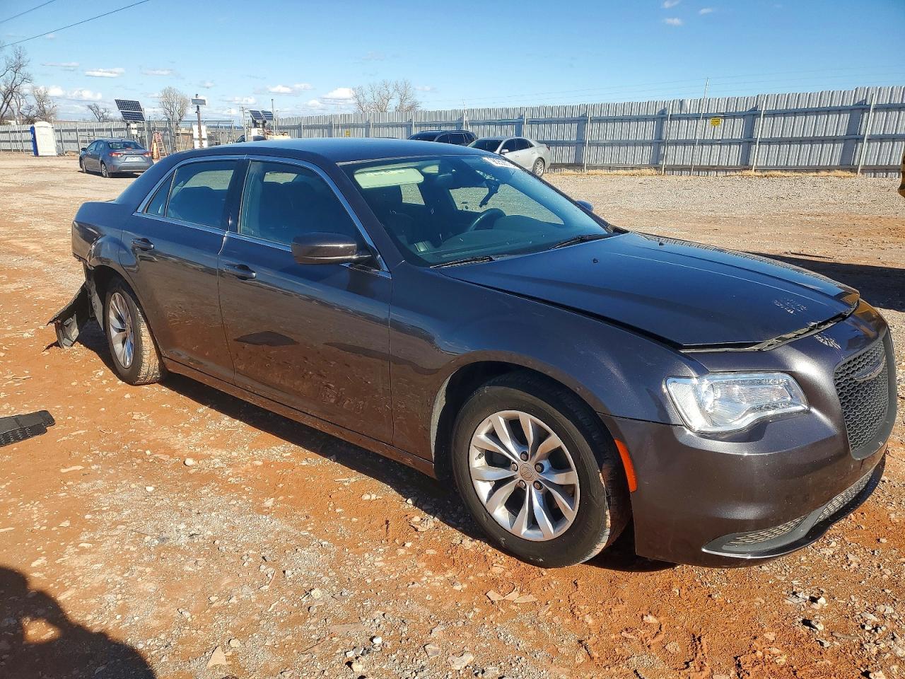 2016 CHRYSLER 300 LIMITED photo 4