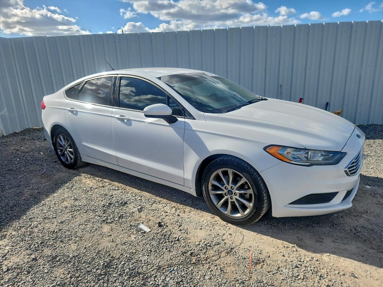 2017 FORD FUSION SE photo 4