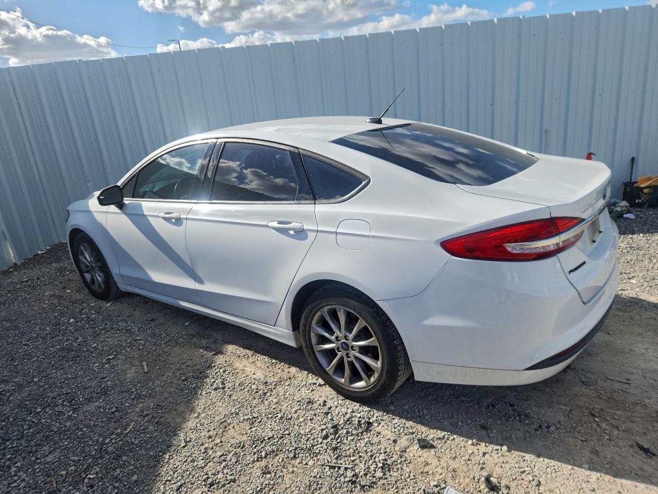 2017 FORD FUSION SE photo 2