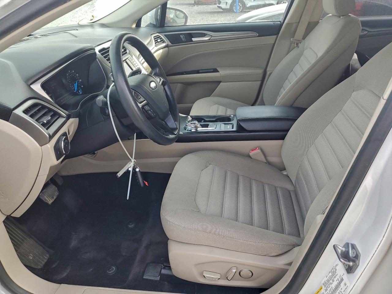 2017 FORD FUSION SE photo 7