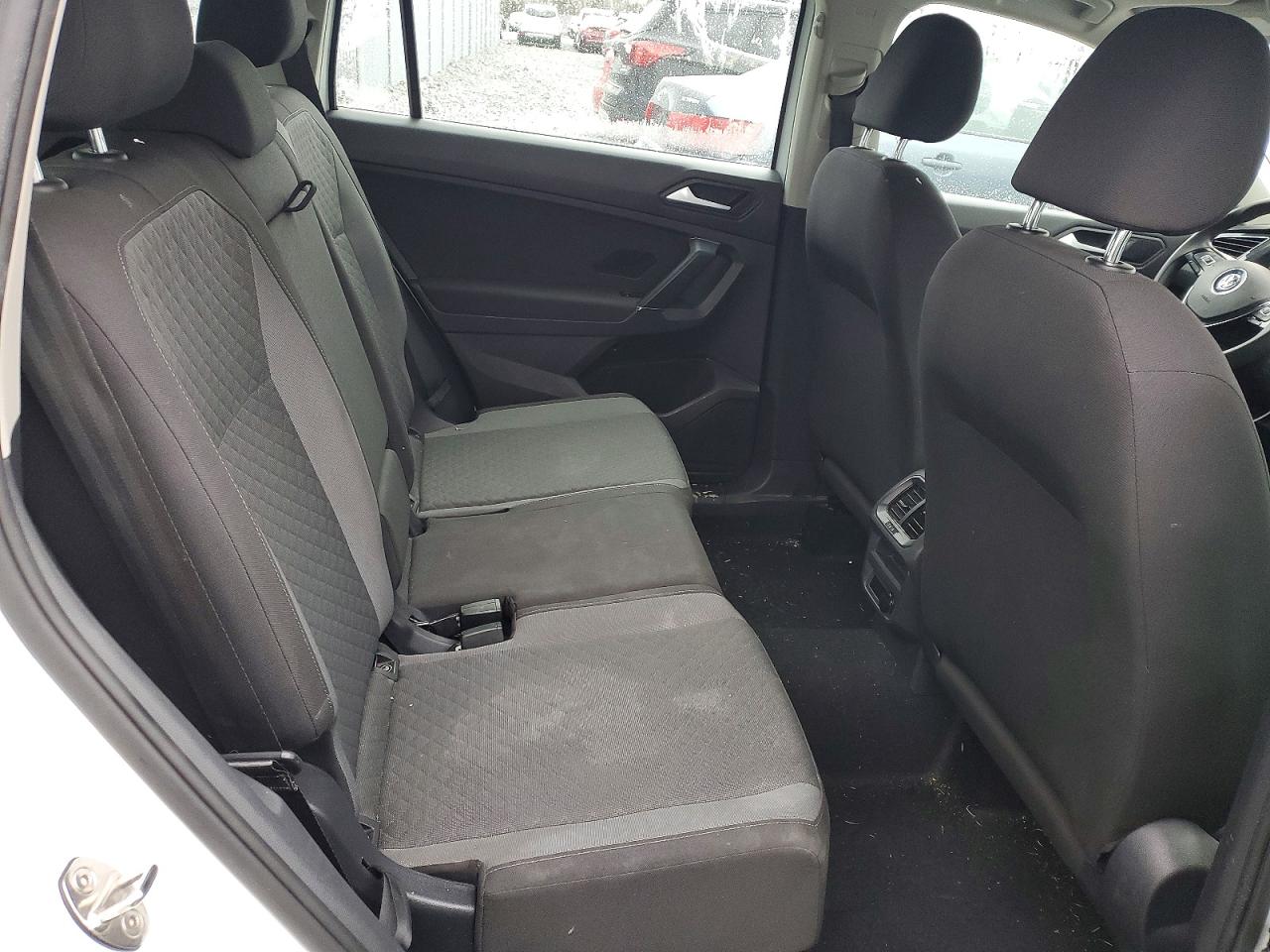 2020 VOLKSWAGEN TIGUAN S photo 11