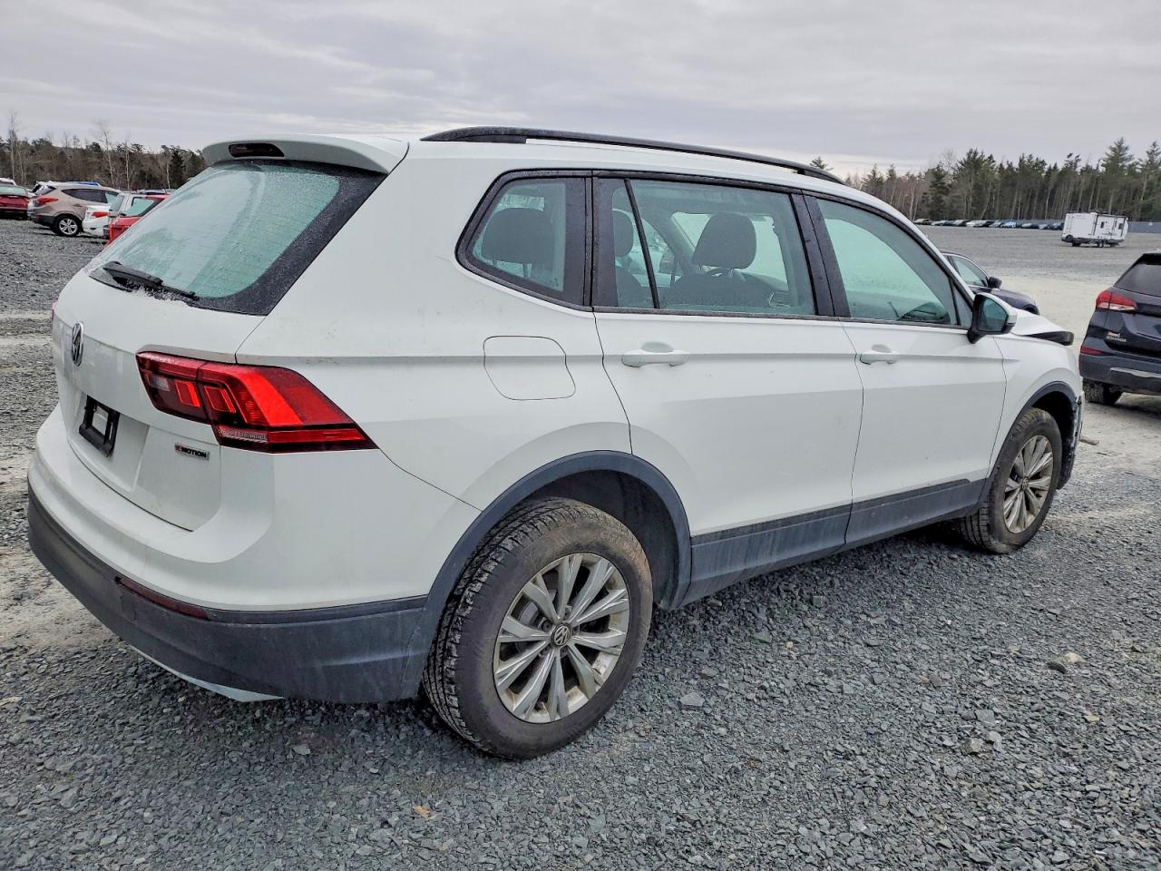 2020 VOLKSWAGEN TIGUAN S photo 3