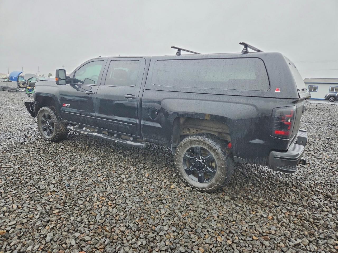 2017 CHEVROLET SILVERADO K2500 HEAVY DUTY LTZ photo 2