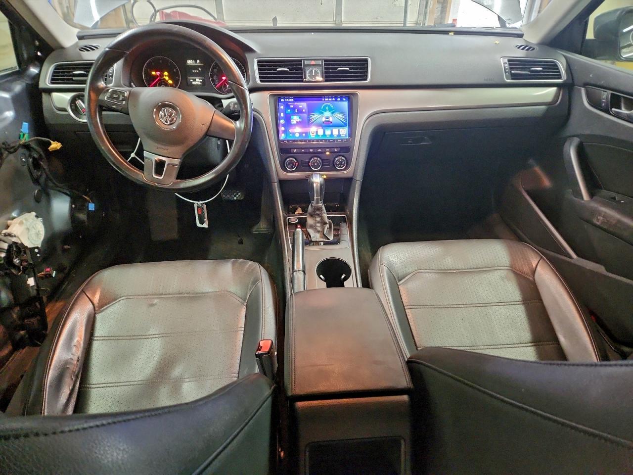2015 VOLKSWAGEN PASSAT S photo 8