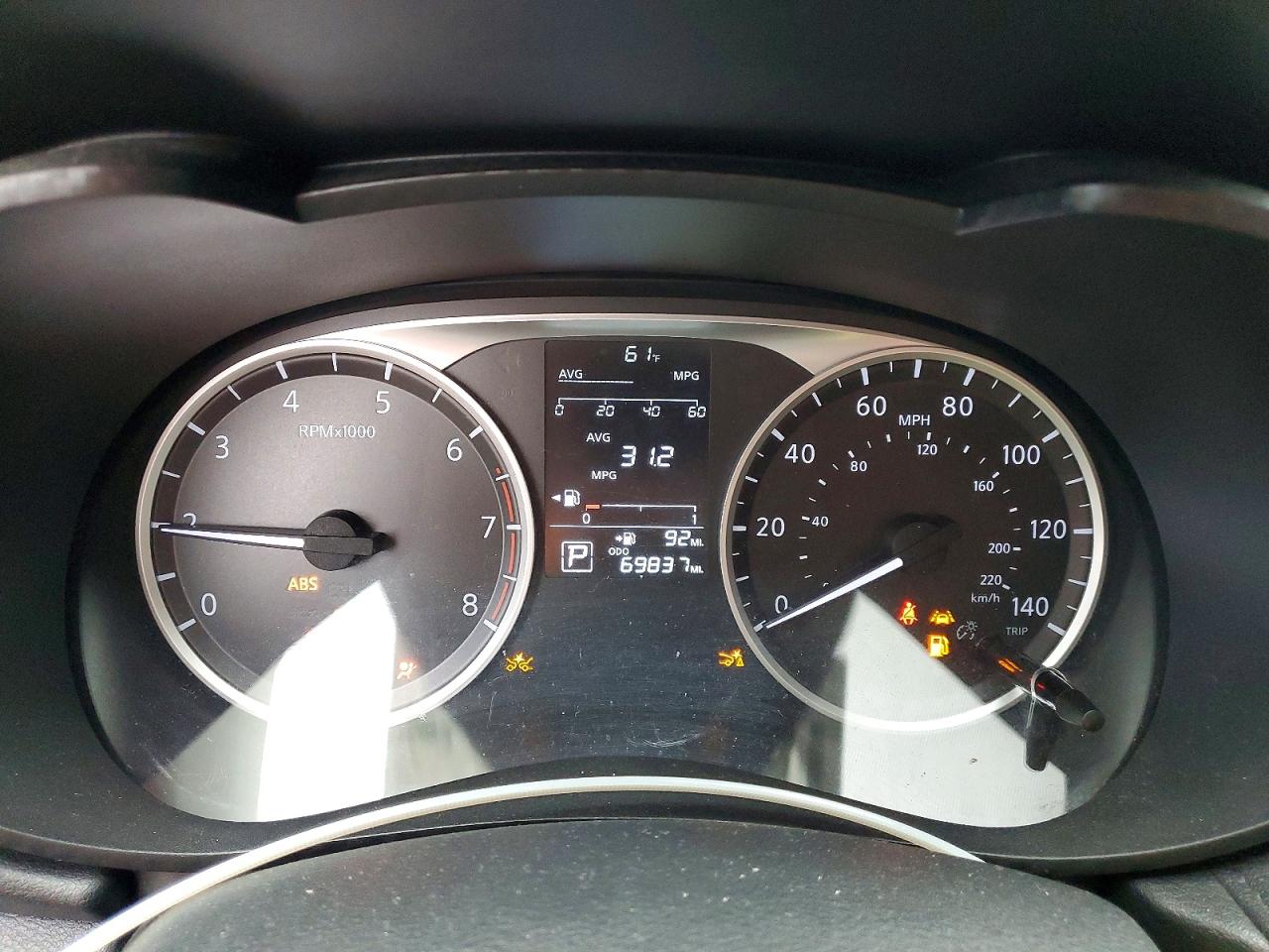 2021 NISSAN VERSA S photo 9
