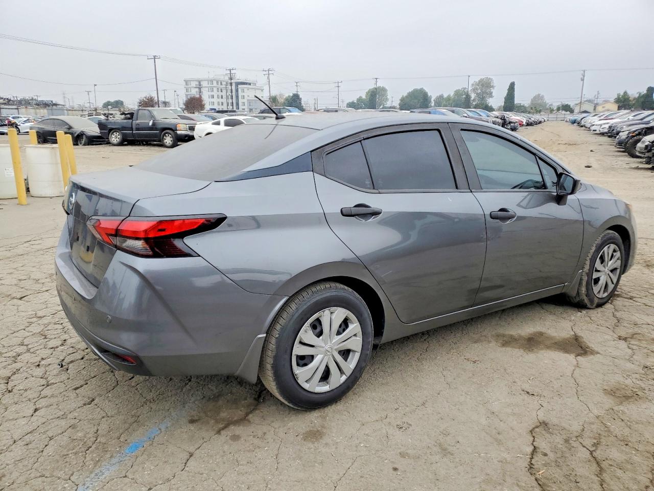 2021 NISSAN VERSA S photo 3