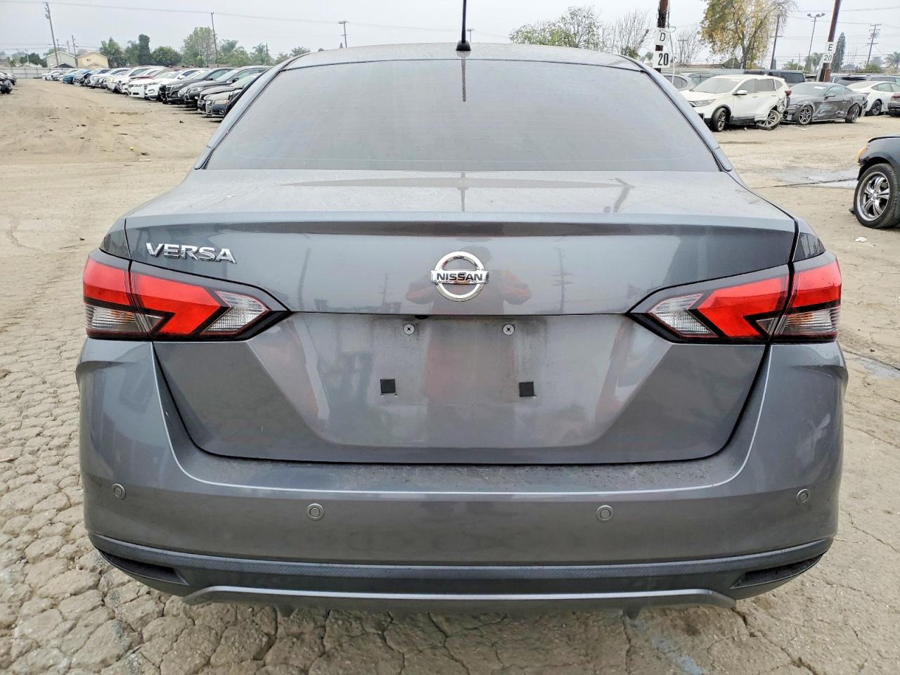 2021 NISSAN VERSA S photo 6