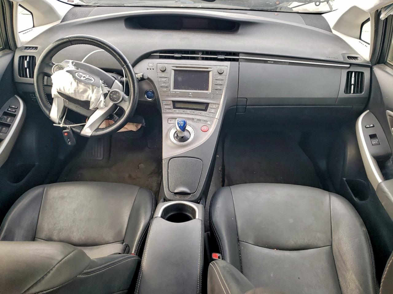 2015 TOYOTA PRIUS photo 8