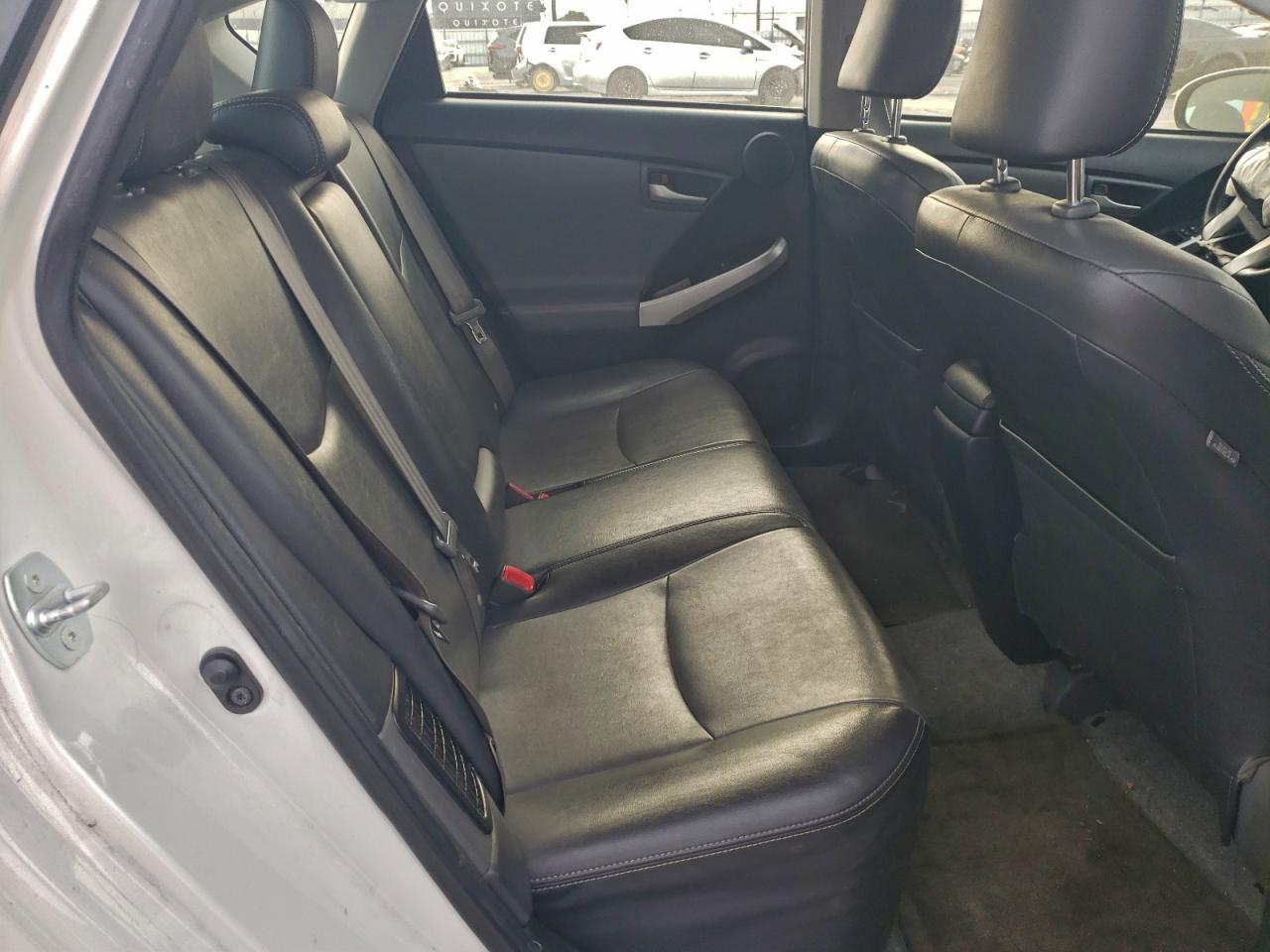 2015 TOYOTA PRIUS photo 10
