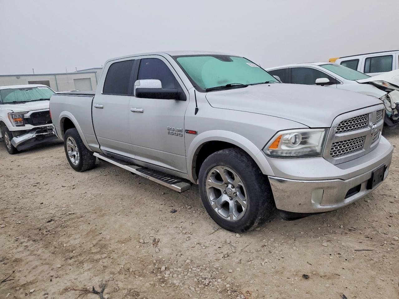 2014 RAM 1500 LARAMIE photo 4