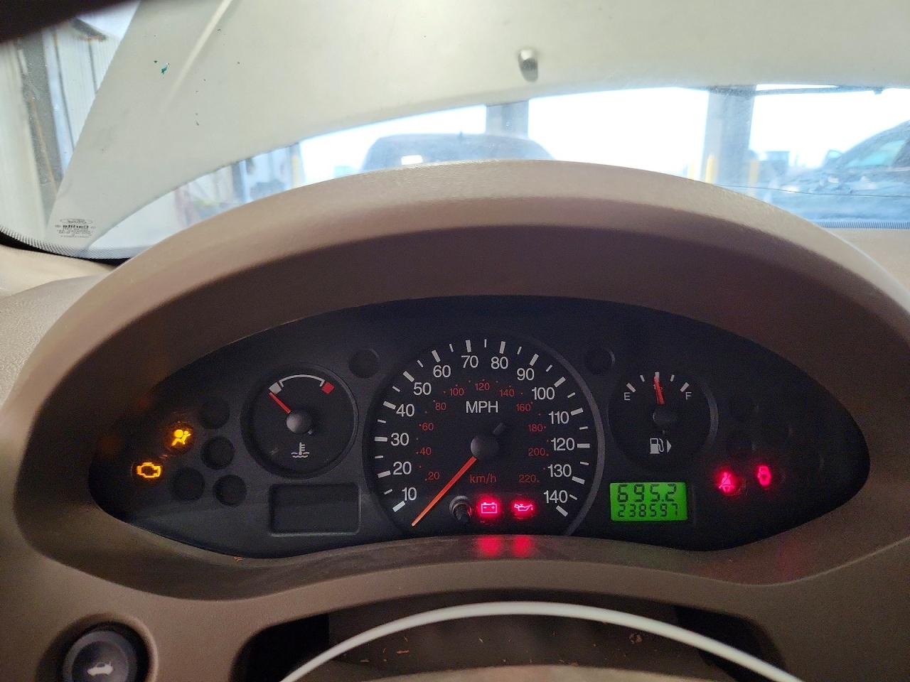 2005 FORD FOCUS ZX4 photo 9