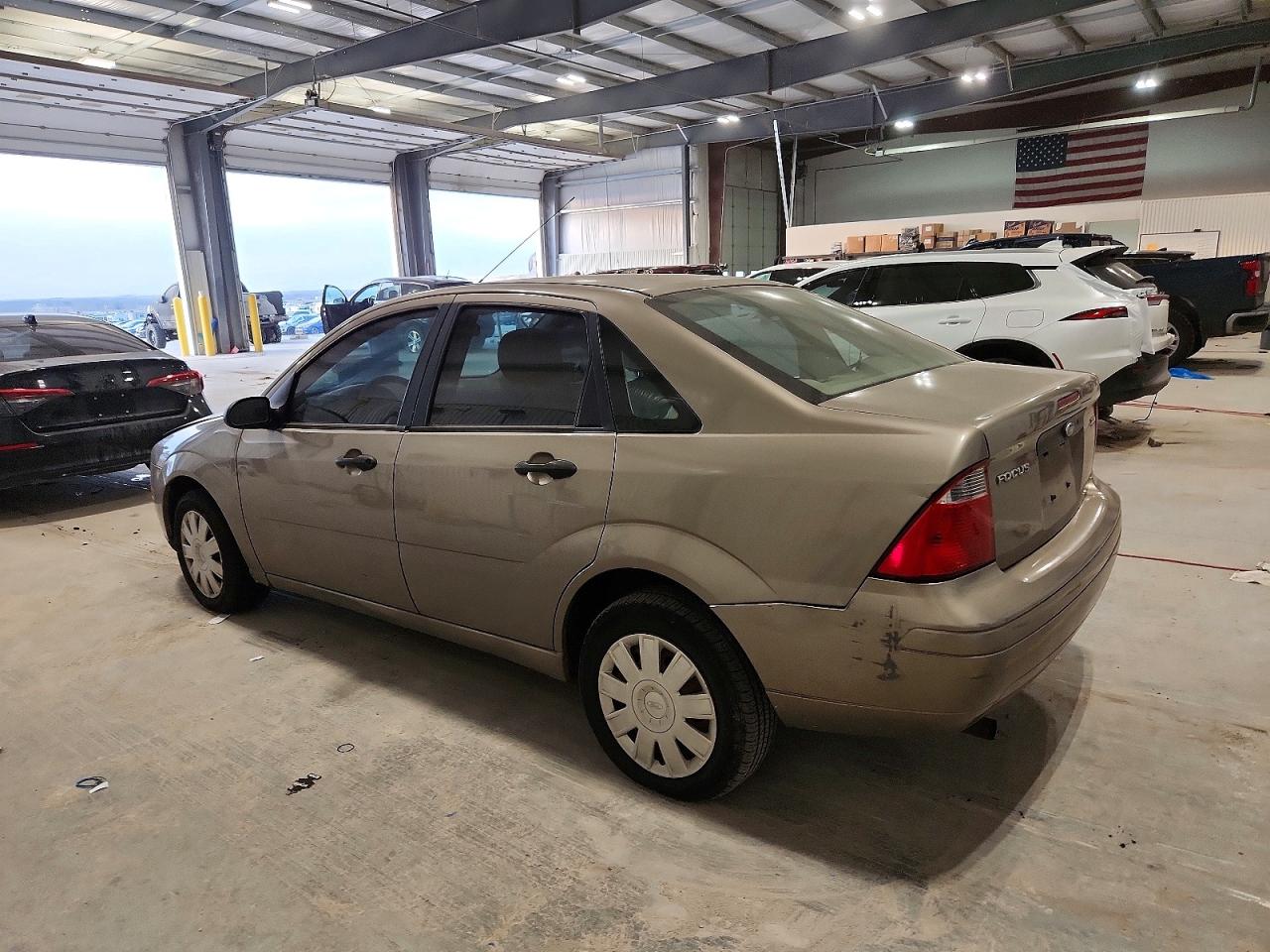 2005 FORD FOCUS ZX4 photo 2