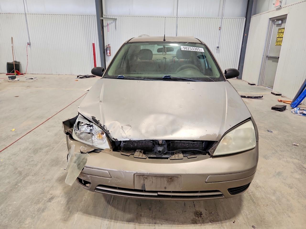2005 FORD FOCUS ZX4 photo 5