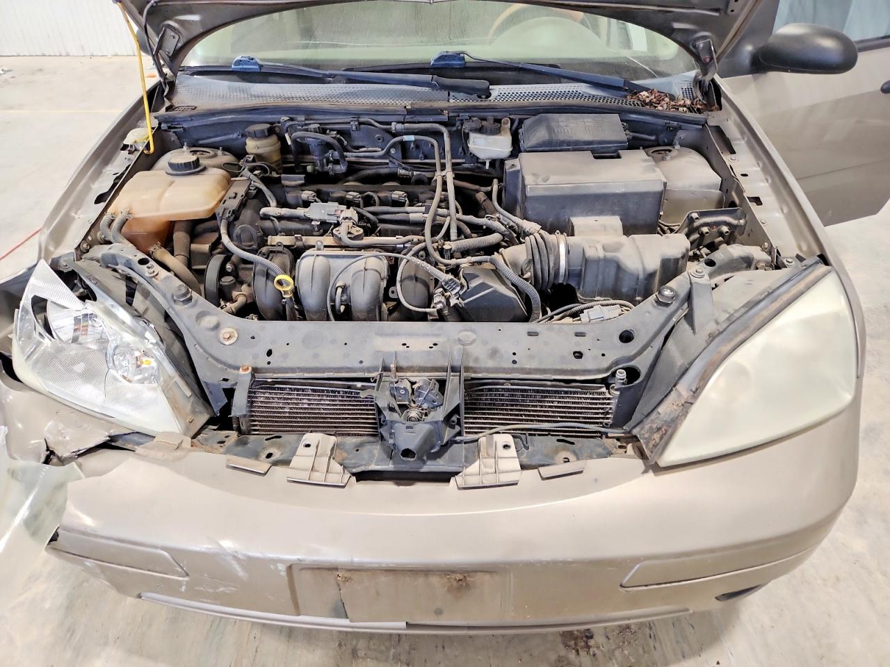 2005 FORD FOCUS ZX4 photo 11