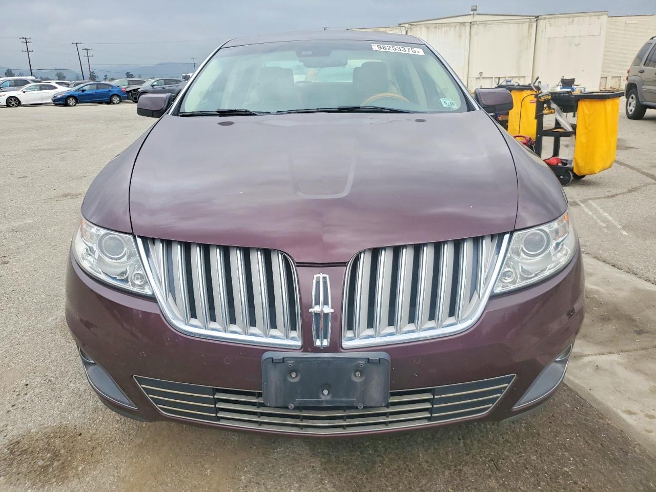 2011 LINCOLN MKS photo 5