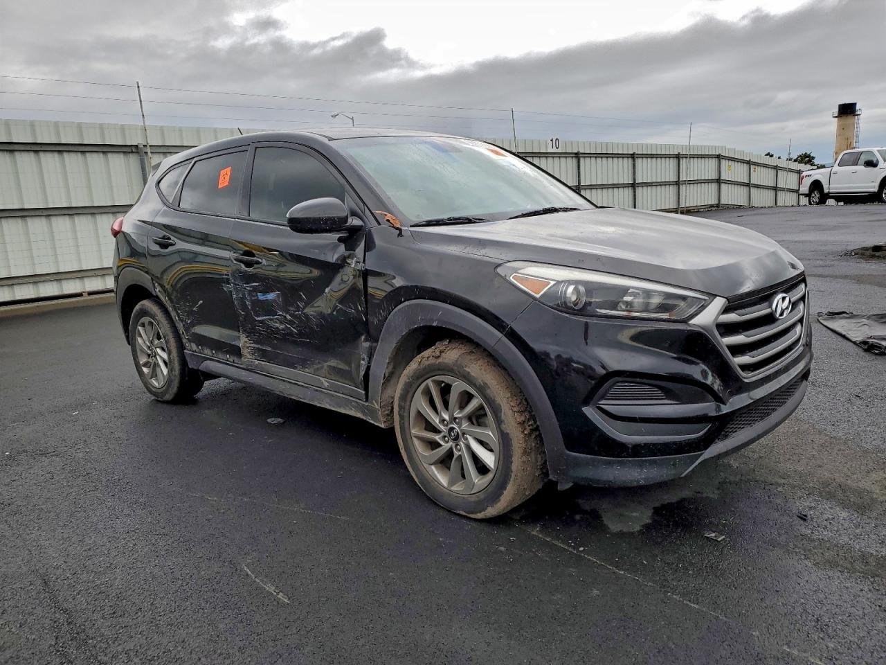2018 HYUNDAI TUCSON SE photo 4