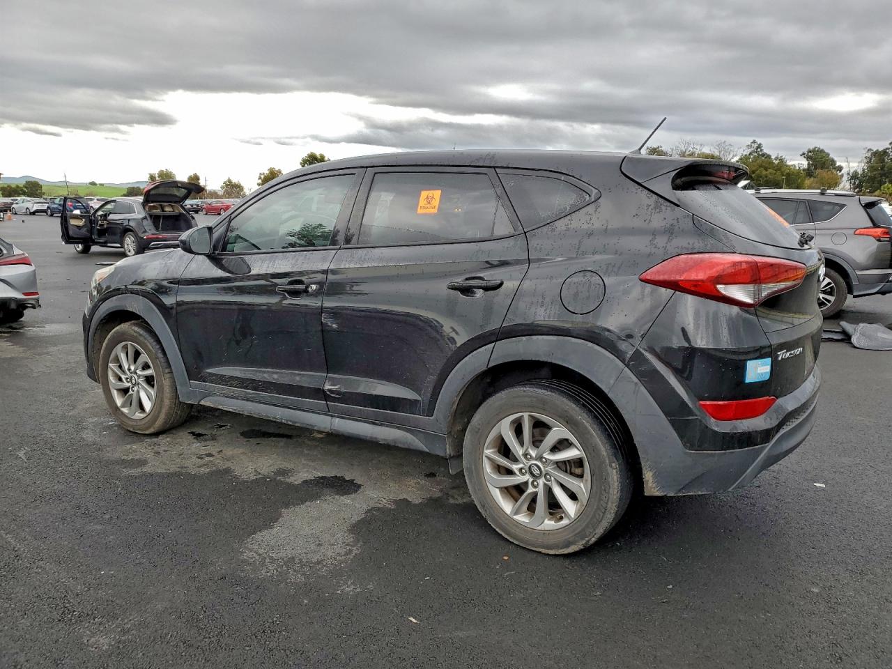 2018 HYUNDAI TUCSON SE photo 2