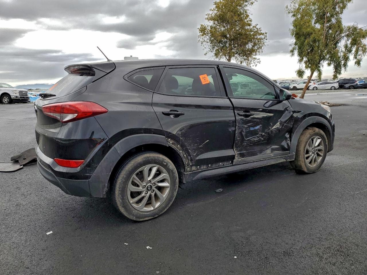 2018 HYUNDAI TUCSON SE photo 3