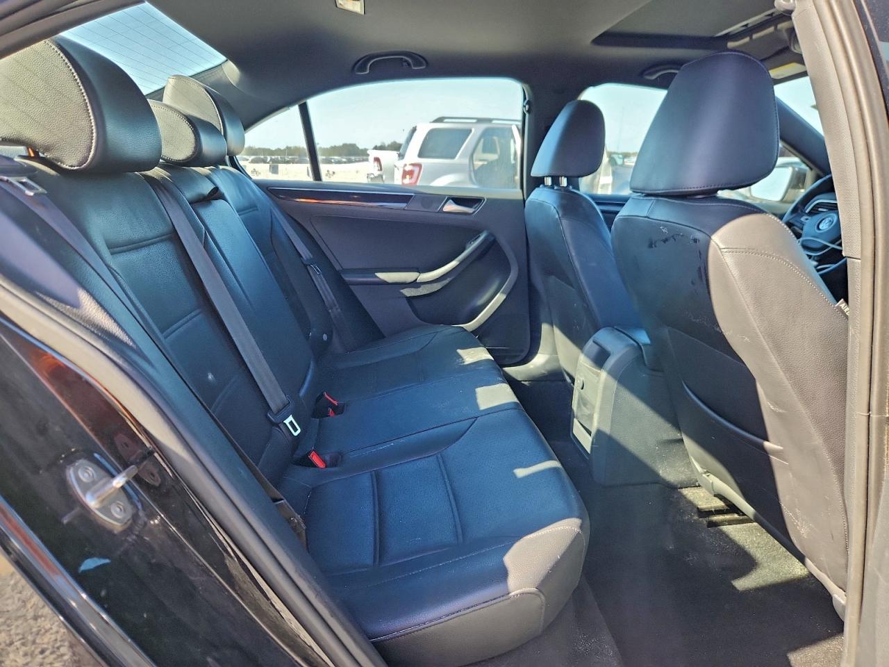 2018 VOLKSWAGEN JETTA SPORT photo 10