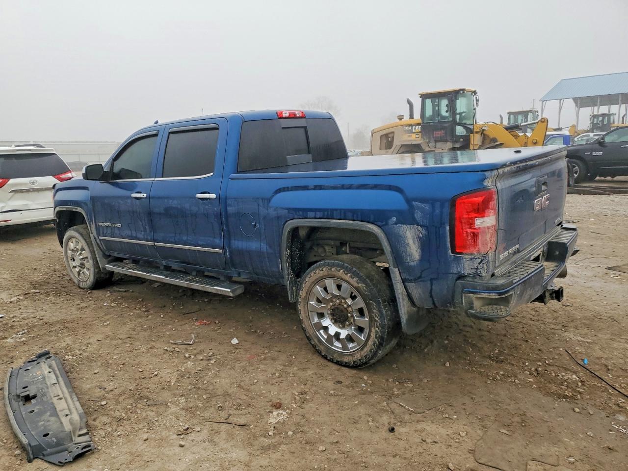 2015 GMC SIERRA K2500 DENALI photo 2