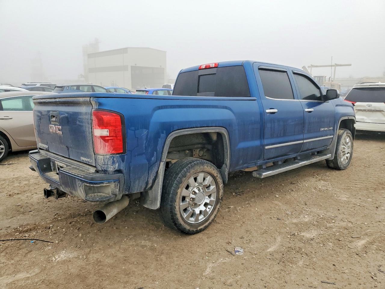 2015 GMC SIERRA K2500 DENALI photo 3