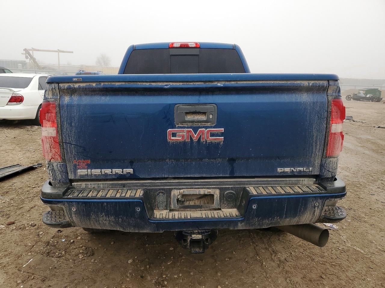 2015 GMC SIERRA K2500 DENALI photo 6