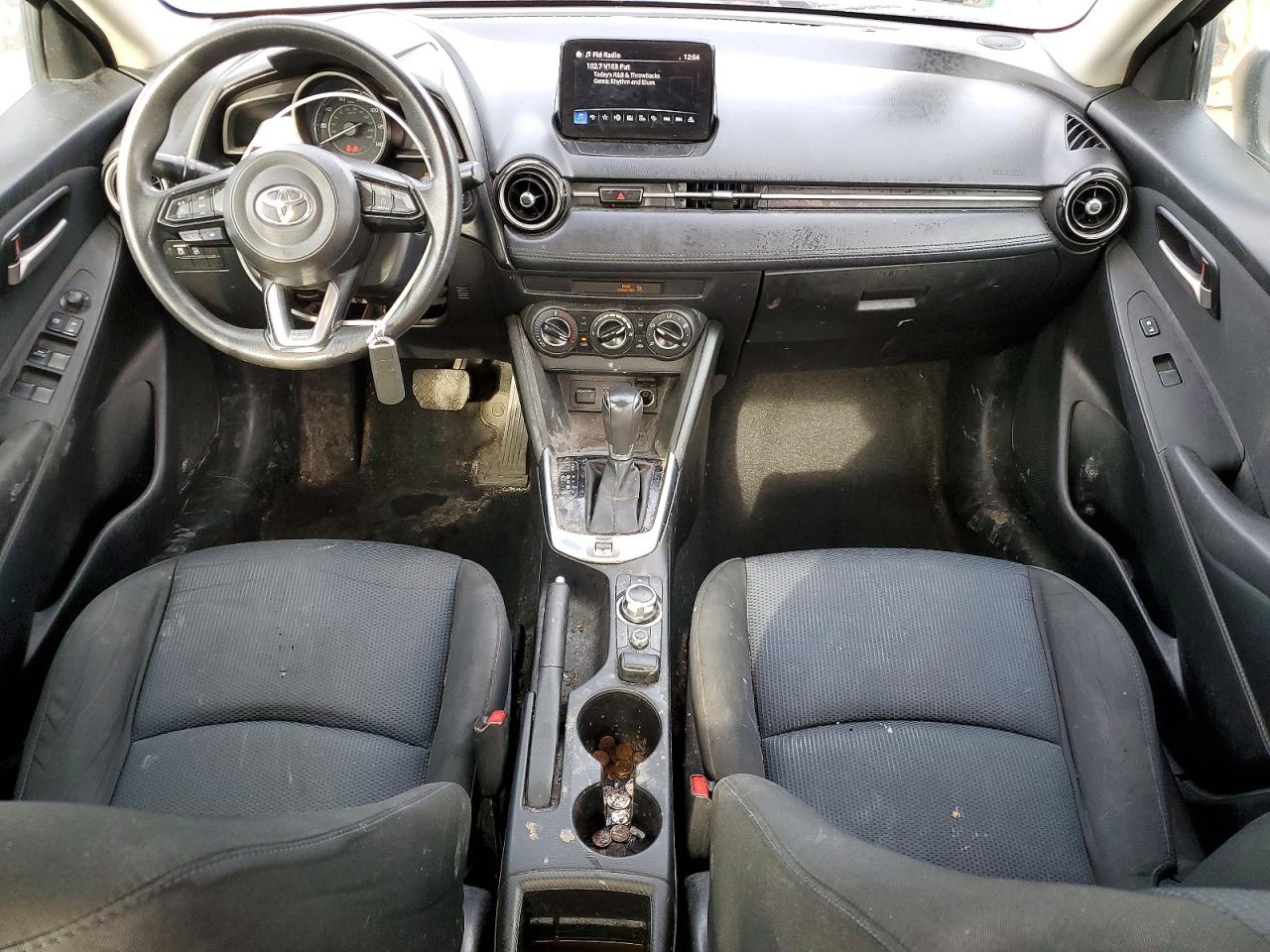 2019 TOYOTA YARIS photo 22
