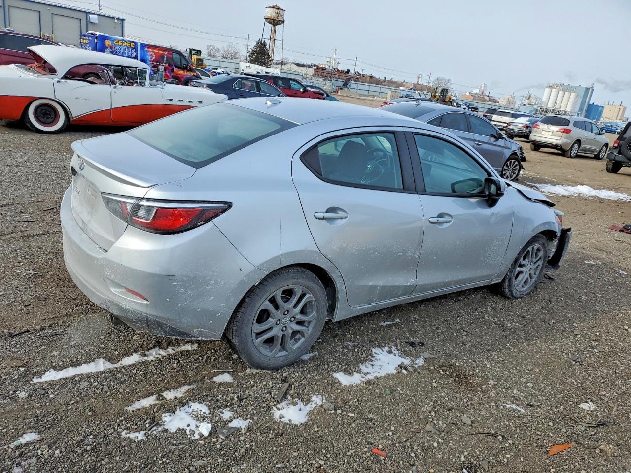 2019 TOYOTA YARIS photo 7