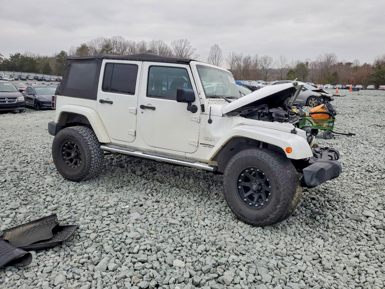2013 JEEP WRANGLER UNLIMITED SAHARA photo 4