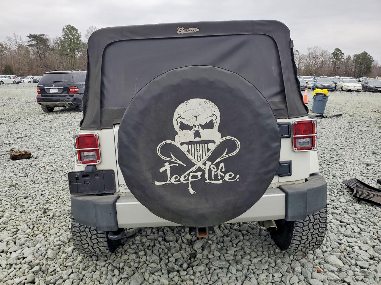 2013 JEEP WRANGLER UNLIMITED SAHARA photo 6