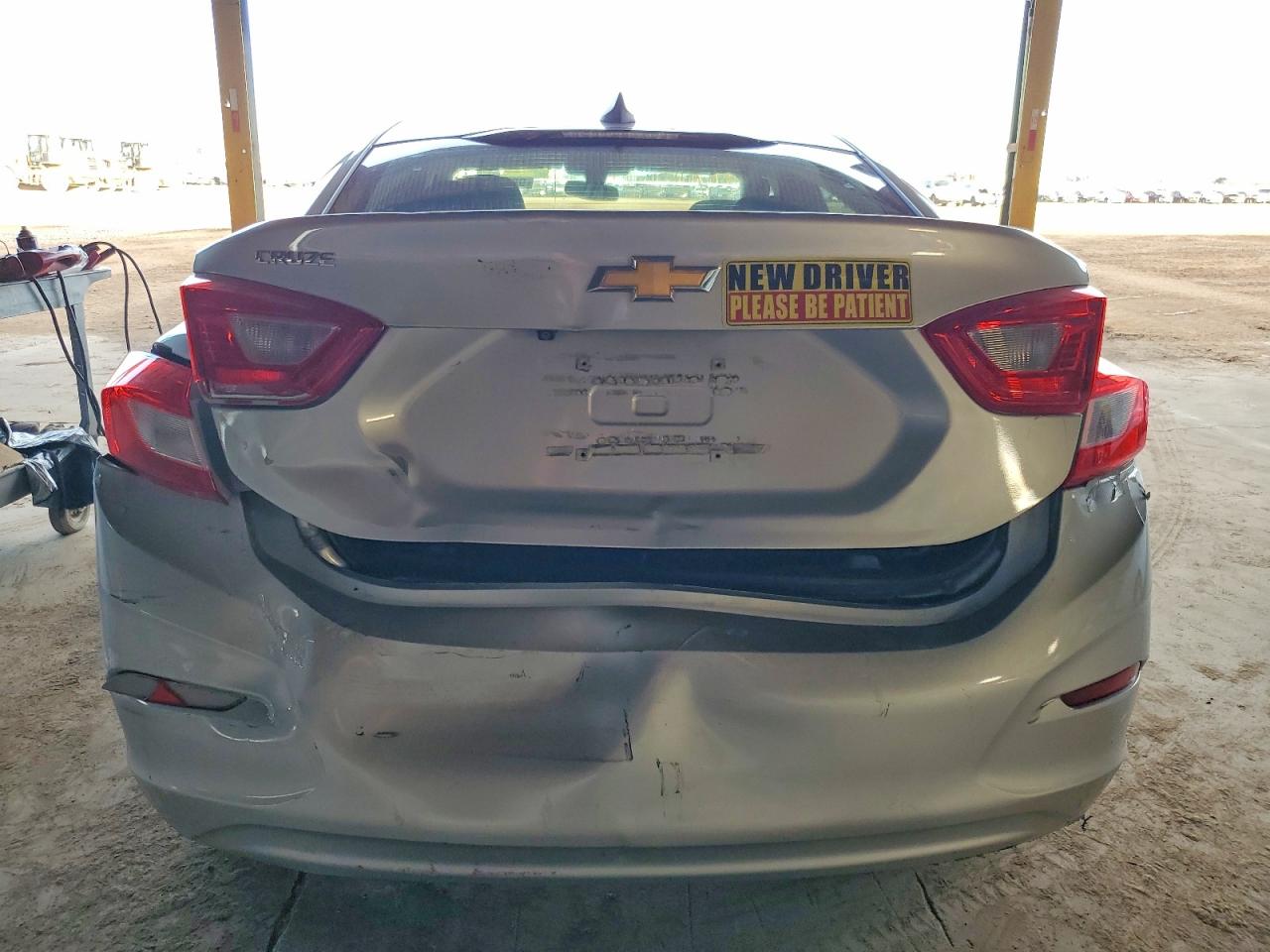 2016 CHEVROLET CRUZE LS photo 6