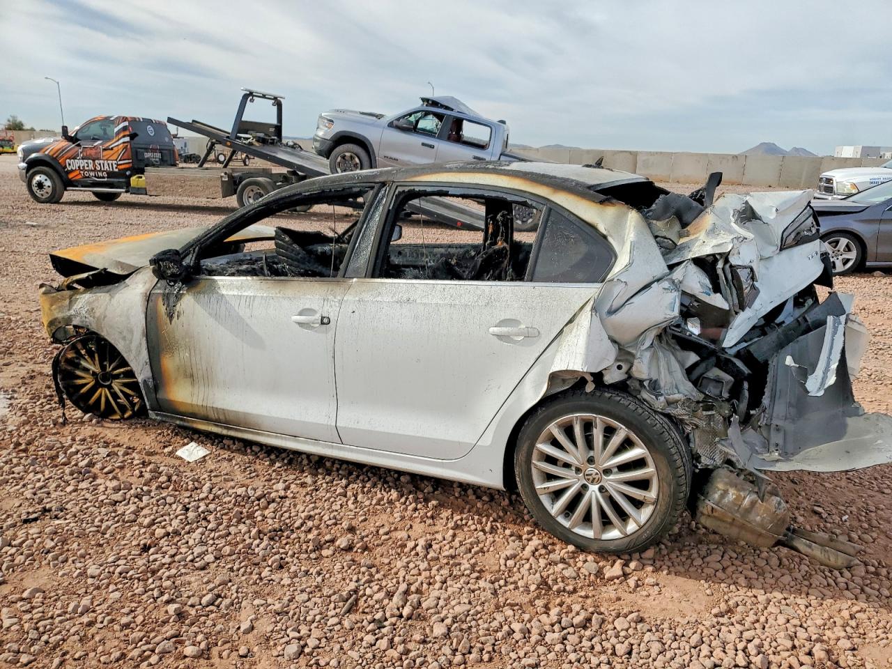 2016 VOLKSWAGEN JETTA photo 2