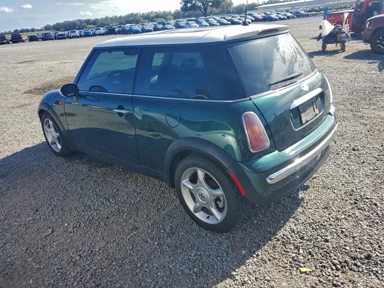 2004 MINI COOPER photo 2