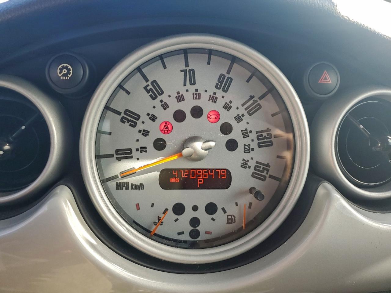 2004 MINI COOPER photo 9