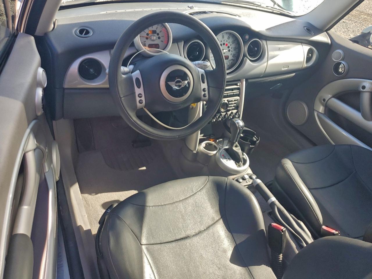 2004 MINI COOPER photo 8