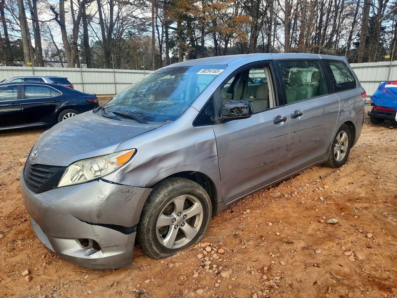 2013 TOYOTA SIENNA